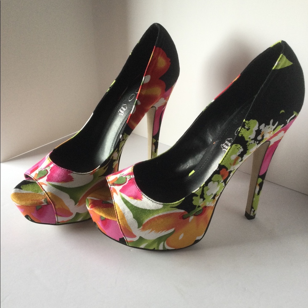 Aldo size 37 platform heels floral genuine leather - Picture 2 of 9